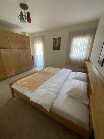 Evendum Central Apartment 1 Tirana Eksteriør billede